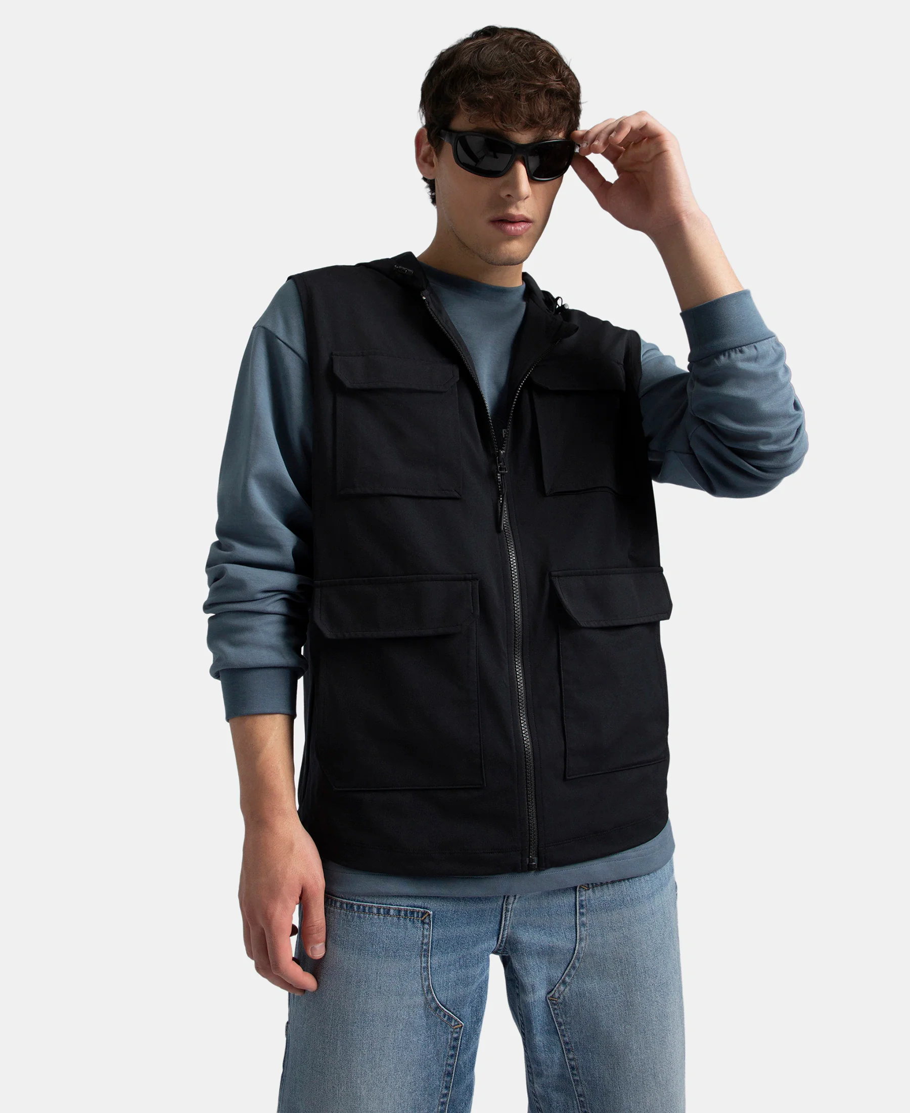 Microfiber Fabric 6 Pocket Full Zip Closure Hoodie Gilet - Black - Image 5