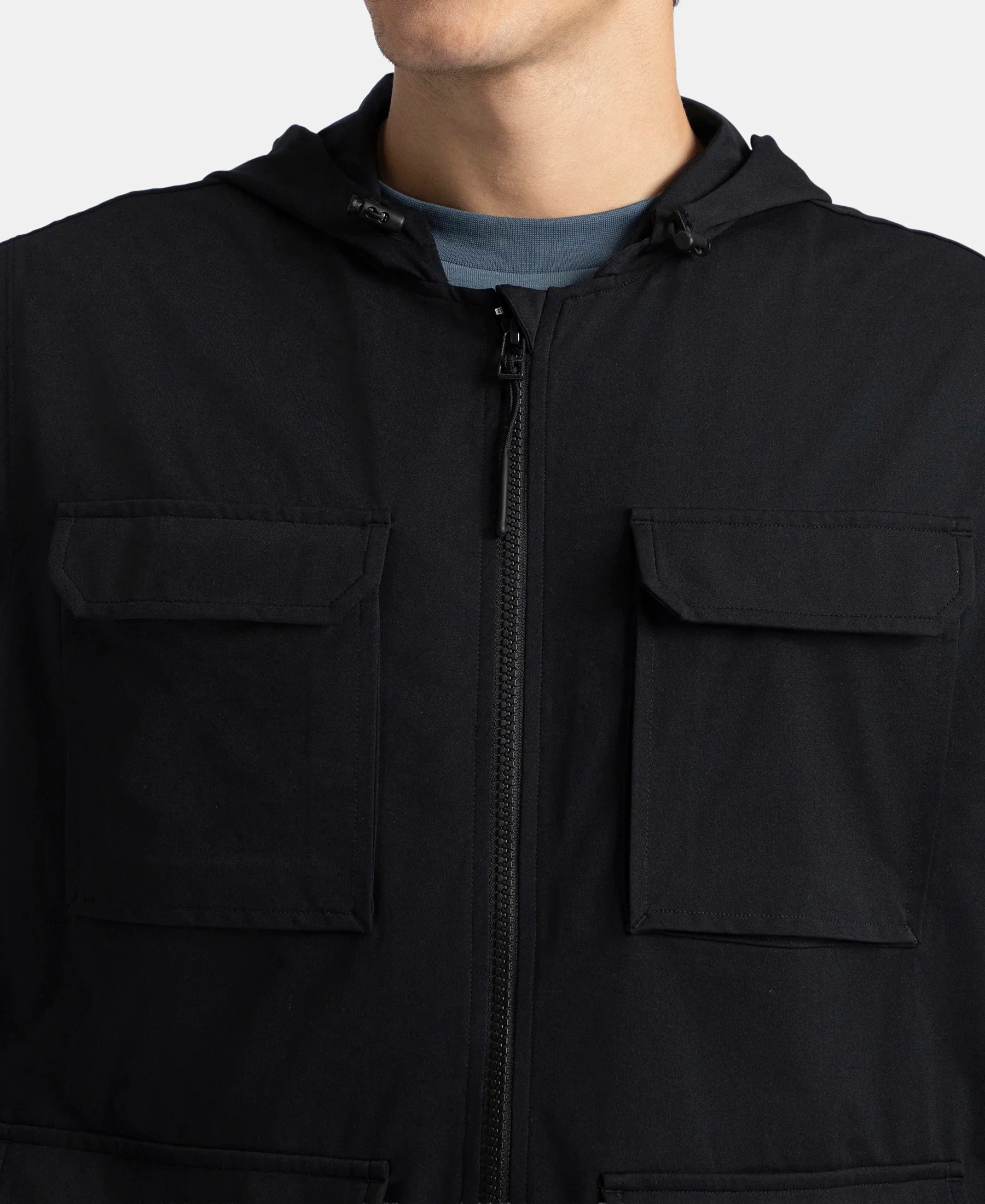 Microfiber Fabric 6 Pocket Full Zip Closure Hoodie Gilet - Black - Image 7