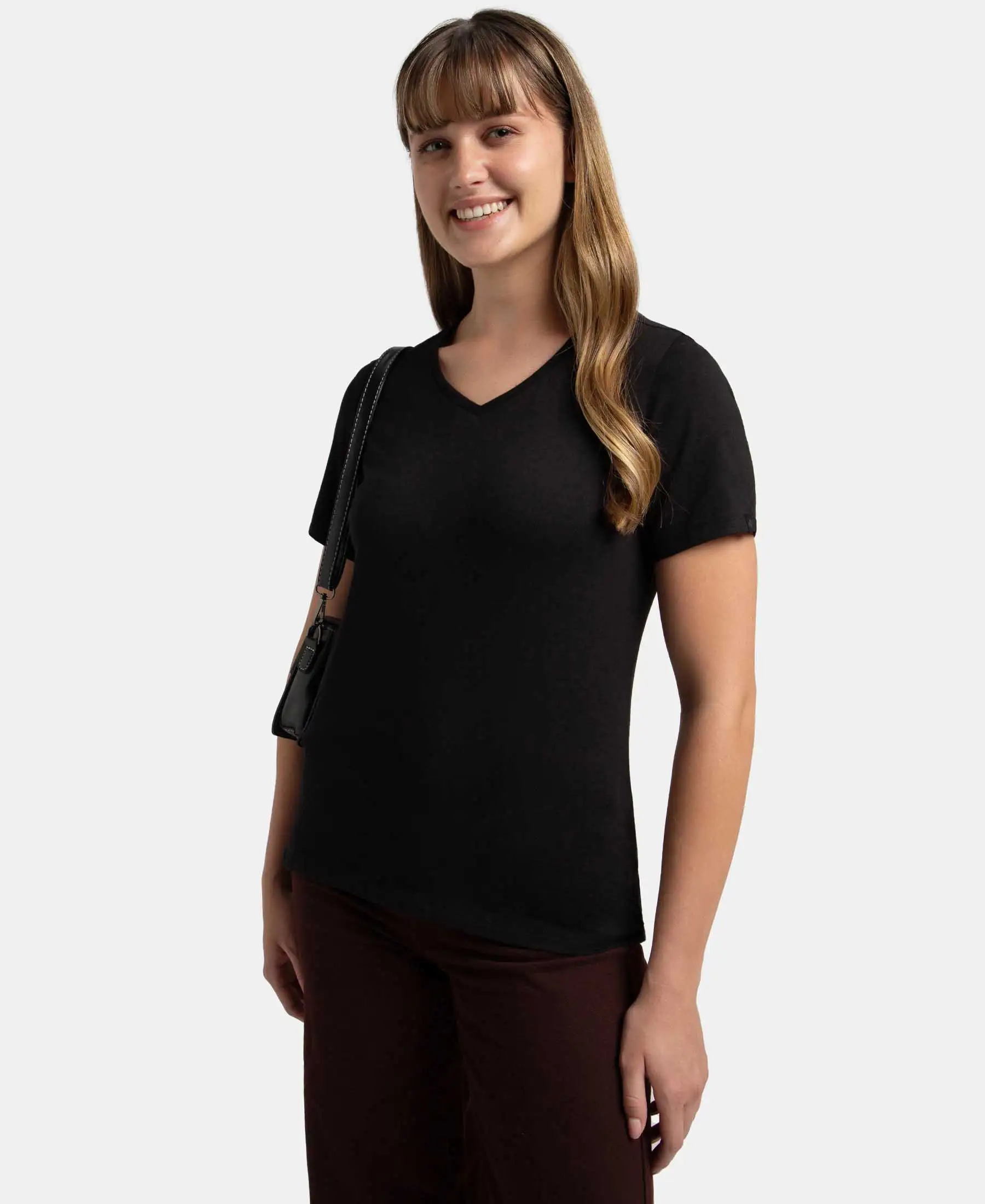 Super Combed Cotton Elastane Stretch Regular Fit Solid V Neck Half Sleeve T-Shirt - Black - Image 5